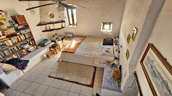 Image No.12-2 Bed House for sale