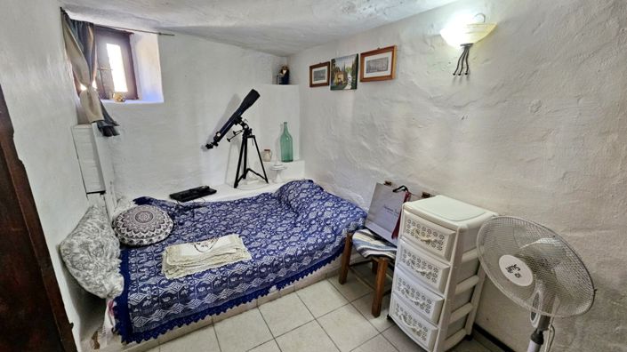 Image No.18-2 Bed House for sale