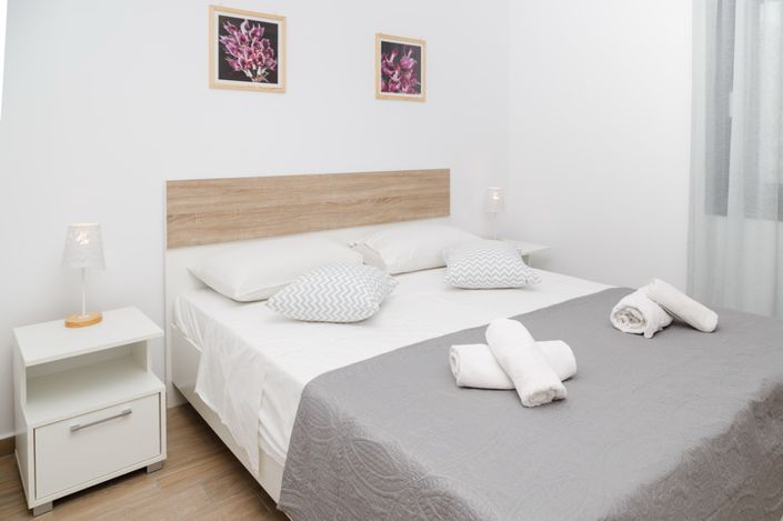 Image No.10-4 Bed House for sale