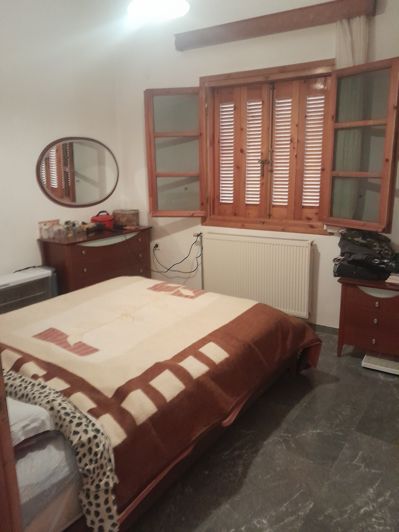 Image No.8-5 Bed House for sale