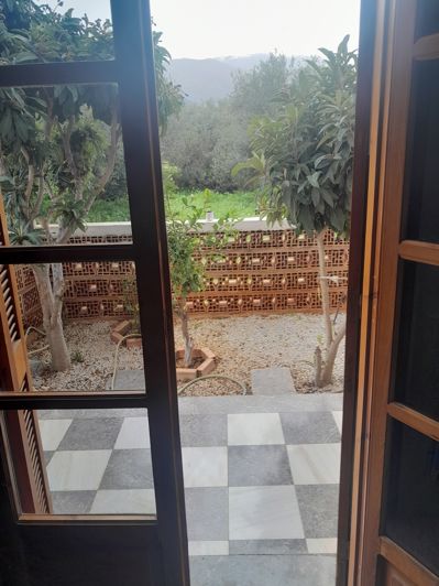 Image No.9-5 Bed House for sale