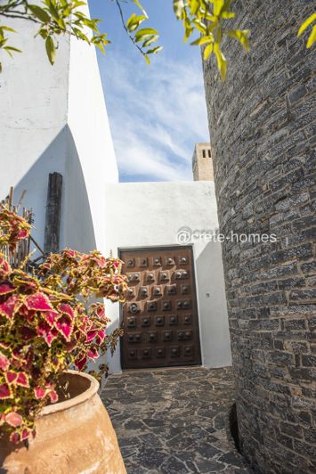 Image No.42-10 Bed Villa for sale