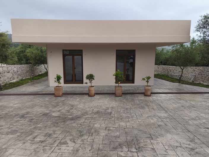 Image No.1-3 Bed House for sale