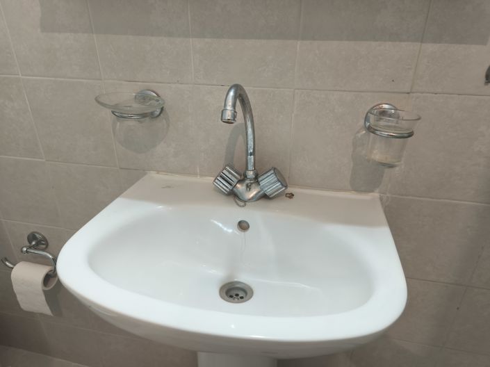 Image No.8-2 Bed House for sale