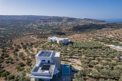 stunning-modern-villa-with-panoramic-sea-and-
