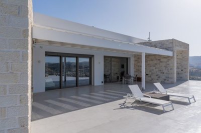 stunning-modern-villa-with-panoramic-sea-and-
