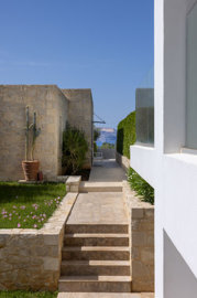 from-the-white-house-towards-the-stone-house-