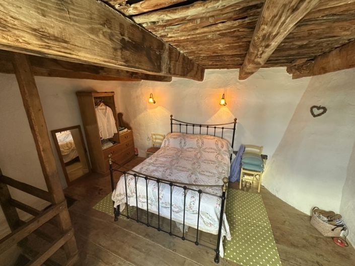 Image No.10-1 Bed House for sale