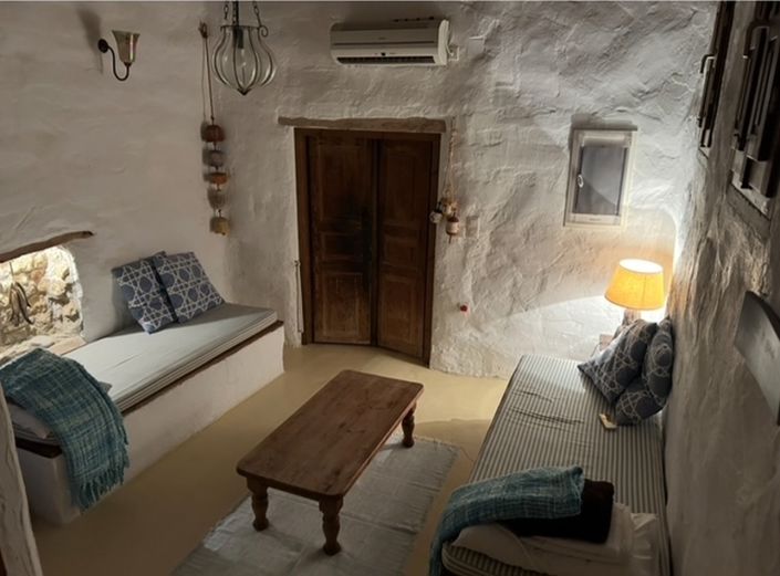 Image No.22-1 Bed House for sale