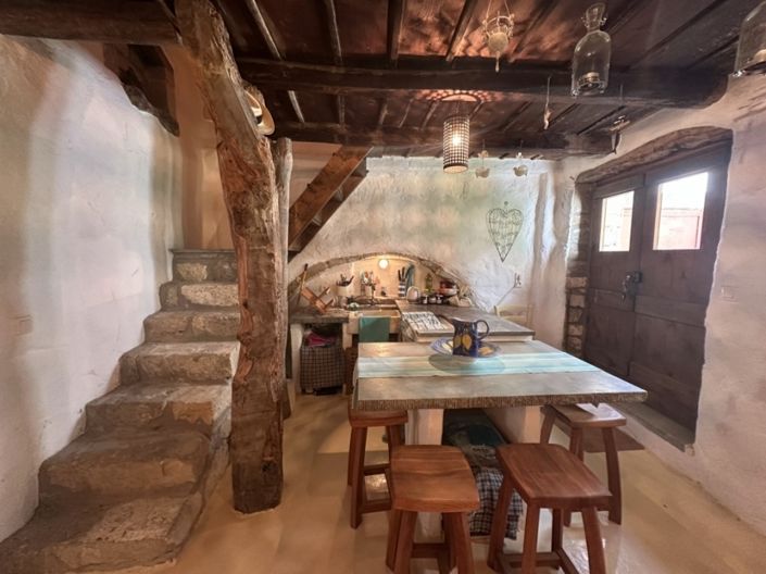 Image No.8-1 Bed House for sale