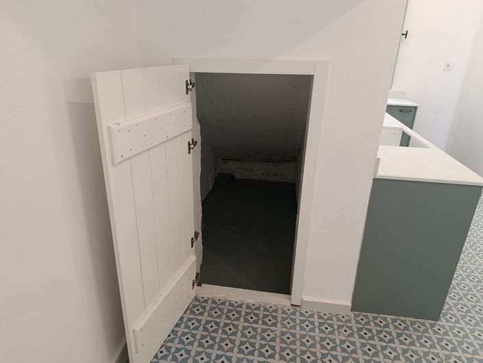 Image No.8-2 Bed House for sale