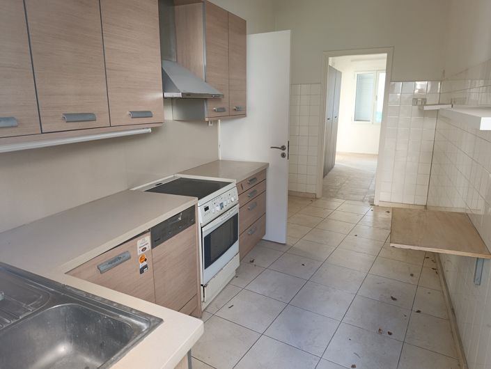 Image No.10-2 Bed House for sale