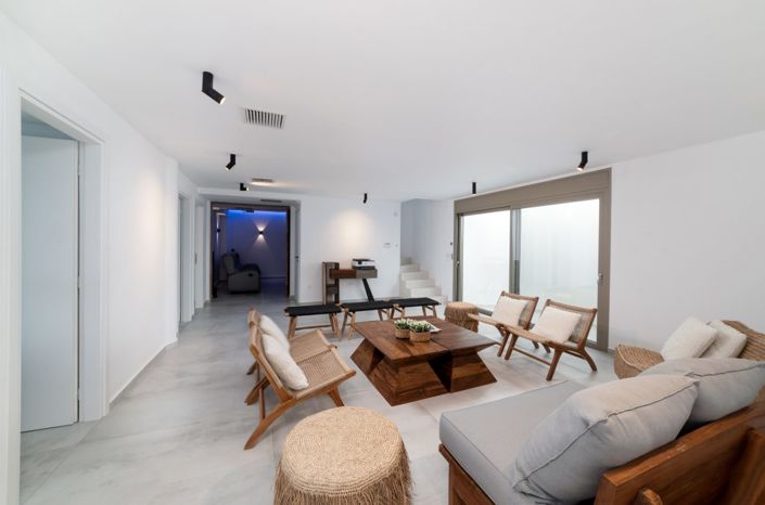 Image No.9-5 Bed Villa for sale