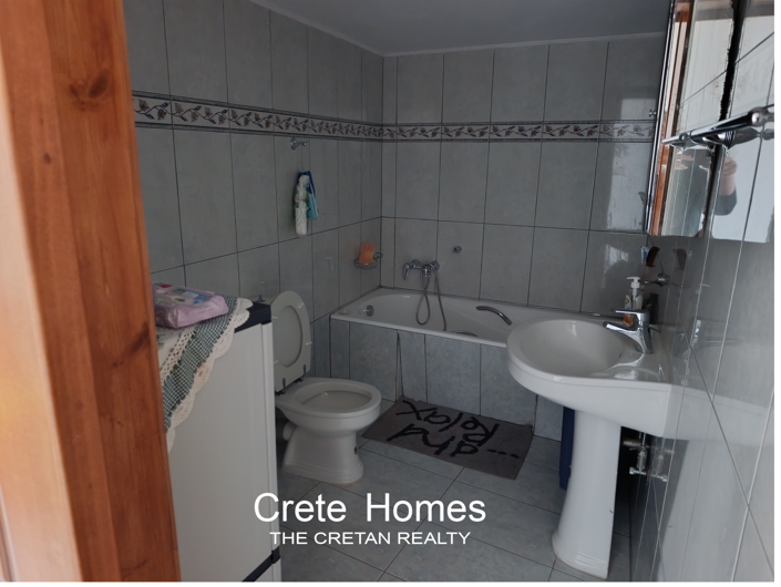Image No.25-2 Bed House for sale