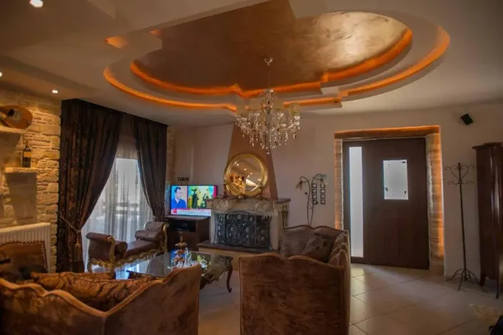Image No.9-7 Bed Villa for sale