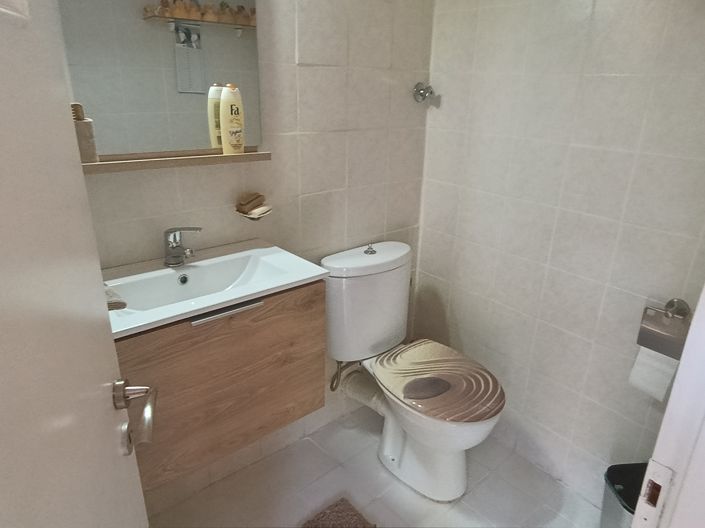 Image No.7-2 Bed House for sale