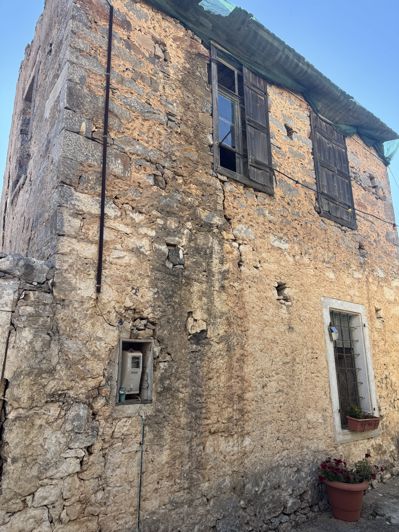 Charming Traditional Cretan Village Home – Excellent Renovation Potential