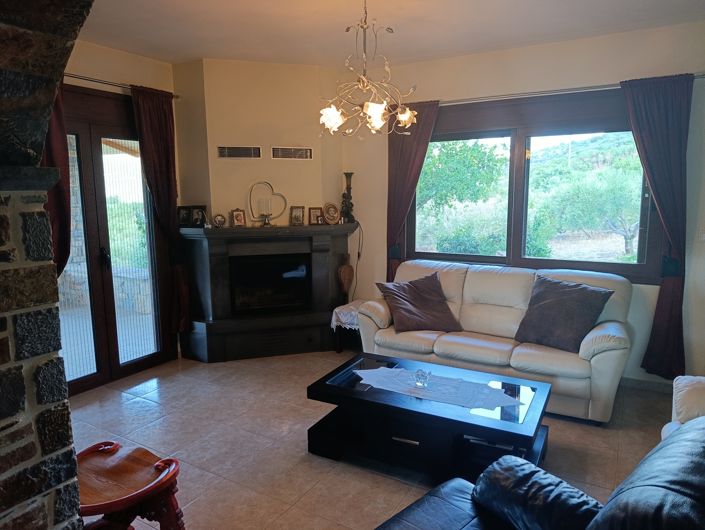 Image No.11-3 Bed House for sale