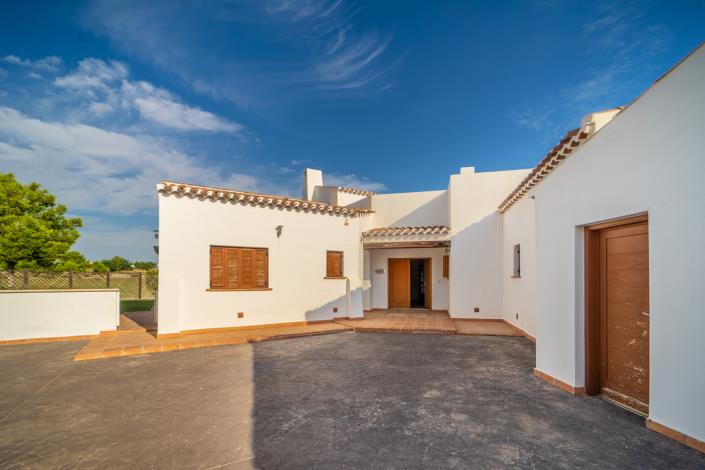 Image No.1-5 Bed Villa for sale