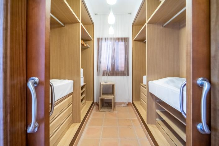 Image No.20-5 Bed Villa for sale