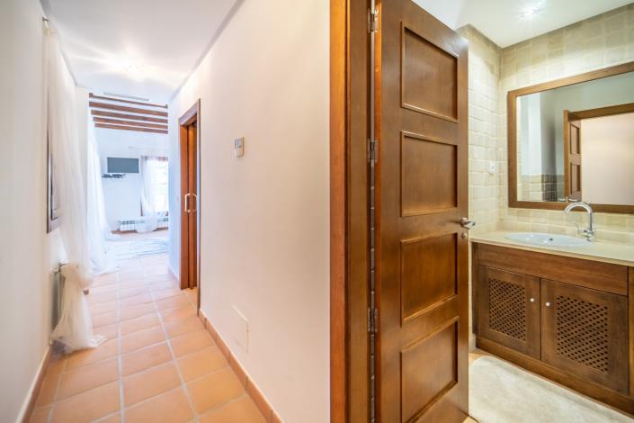 Image No.18-5 Bed Villa for sale