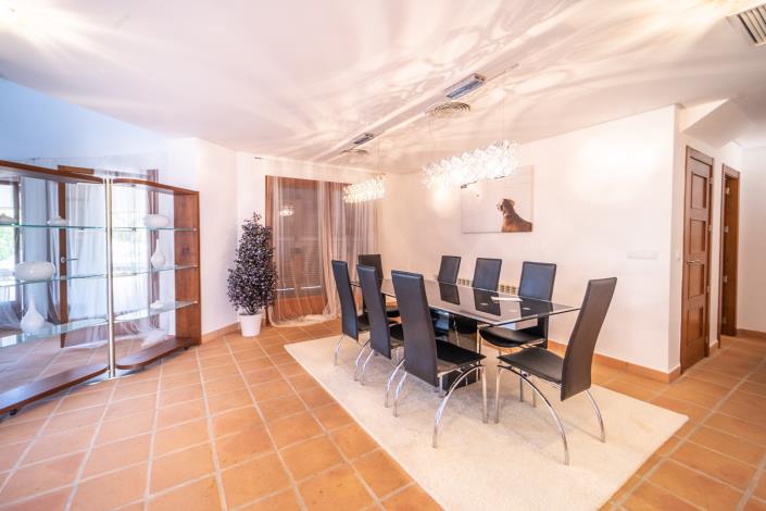 Image No.15-5 Bed Villa for sale