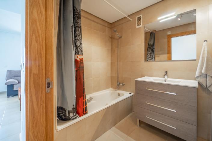 Image No.12-2 Bed Apartment for sale