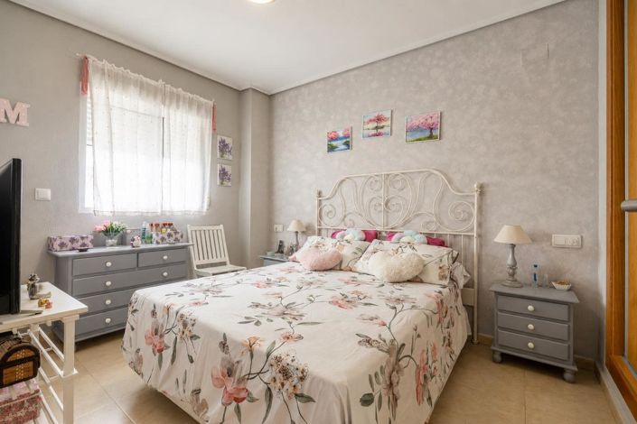 Image No.12-2 Bed Apartment for sale