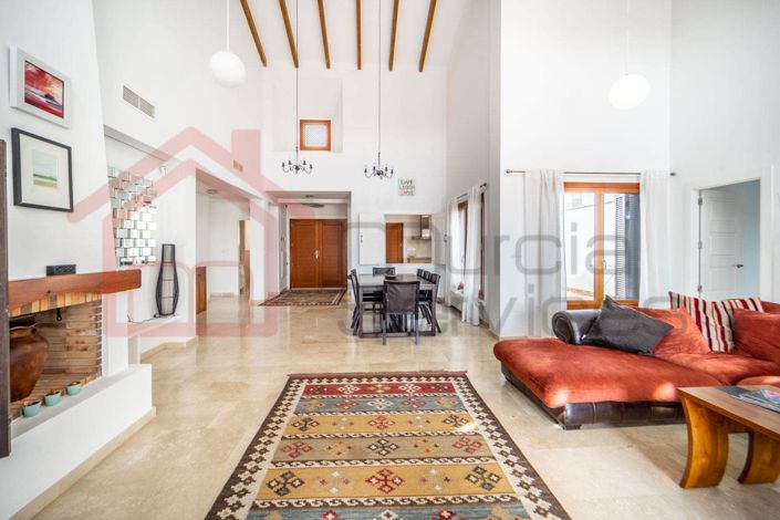 Image No.3-4 Bed Villa for sale