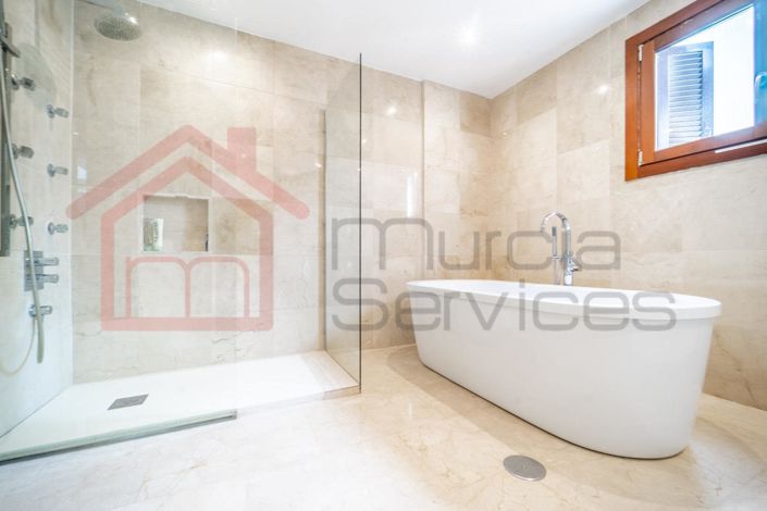 Image No.29-4 Bed Villa for sale