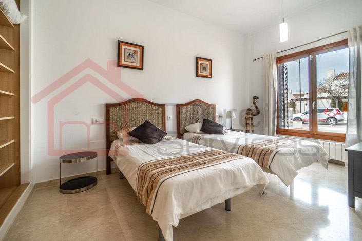 Image No.38-4 Bed Villa for sale