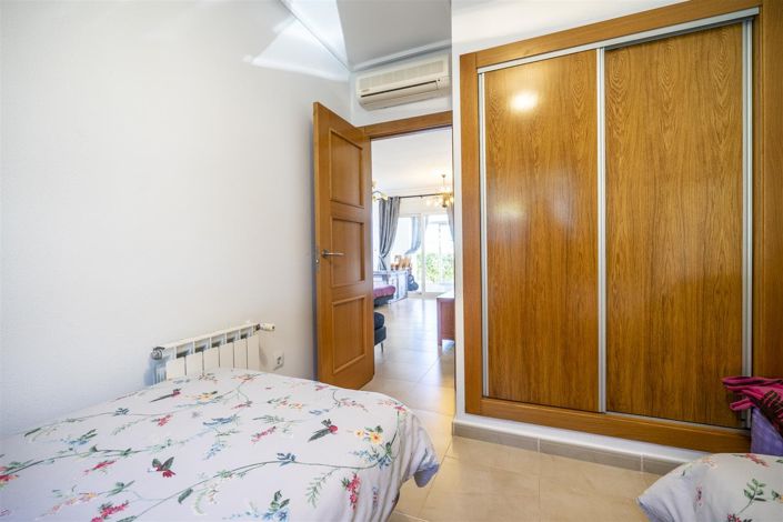 Image No.14-2 Bed Townhouse for sale