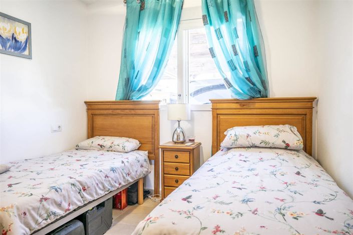 Image No.8-2 Bed Townhouse for sale