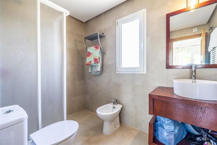 Image No.9-2 Bed Townhouse for sale