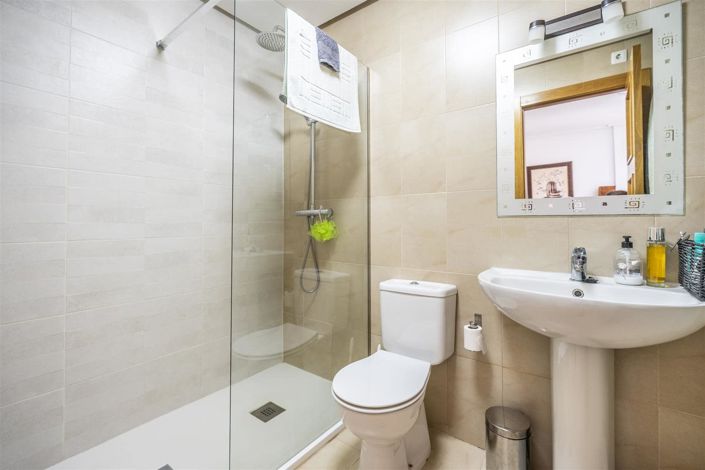 Image No.10-2 Bed Townhouse for sale