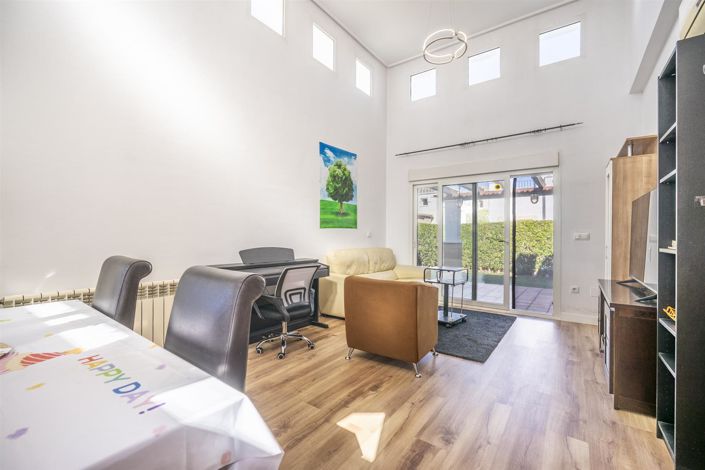 Image No.3-2 Bed Property for sale