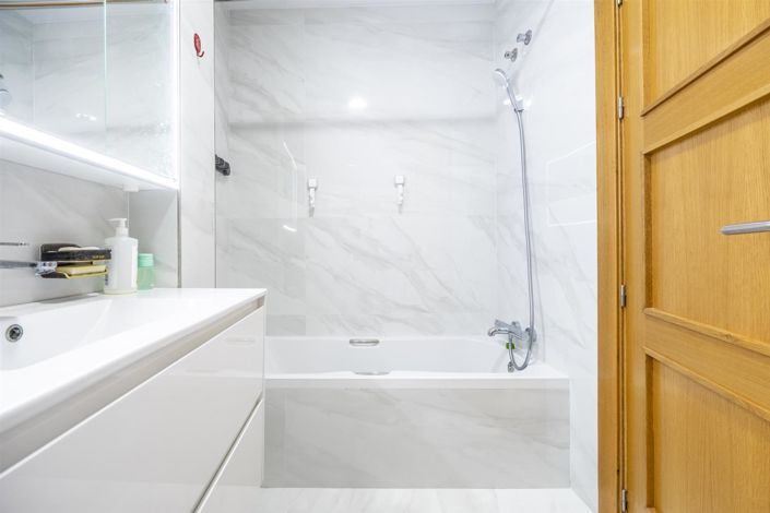 Image No.5-2 Bed Property for sale