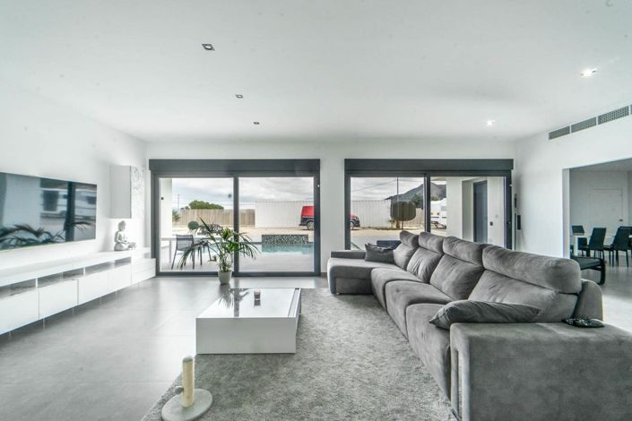 Image No.13-4 Bed Villa for sale