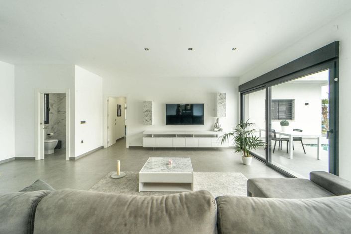 Image No.17-4 Bed Villa for sale