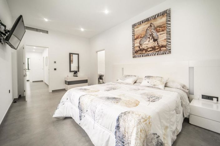 Image No.22-4 Bed Villa for sale