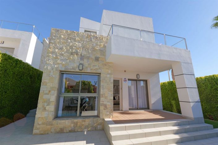 Image No.2-3 Bed Villa for sale