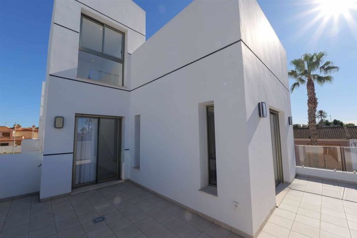Image No.26-3 Bed Villa for sale