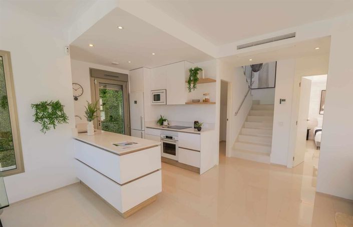 Image No.8-3 Bed Villa for sale