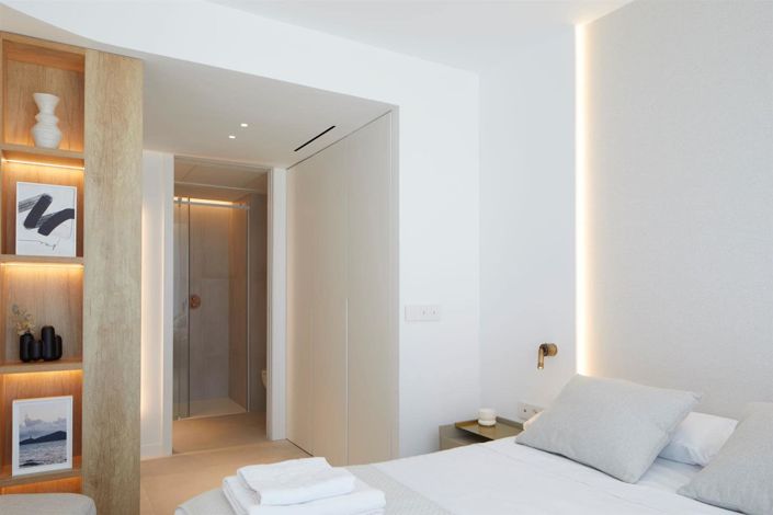 Image No.21-3 Bed Property for sale