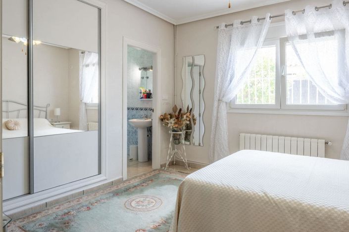 Image No.29-6 Bed Villa for sale