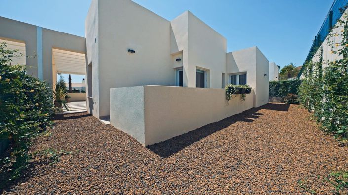 Image No.3-3 Bed Property for sale