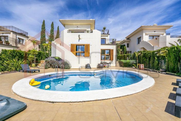 Image No.1-4 Bed Villa for sale