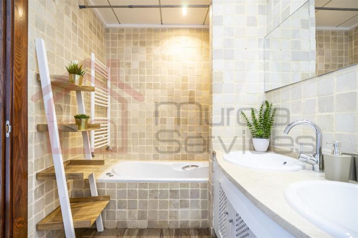 Image No.18-3 Bed Villa for sale