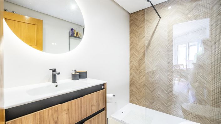 Image No.9-2 Bed Apartment for sale