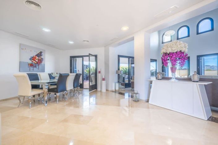 Image No.18-5 Bed Villa for sale